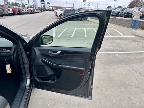 New 2025 Ford Escape ST-Line w/ Tech Pack #1 image 18