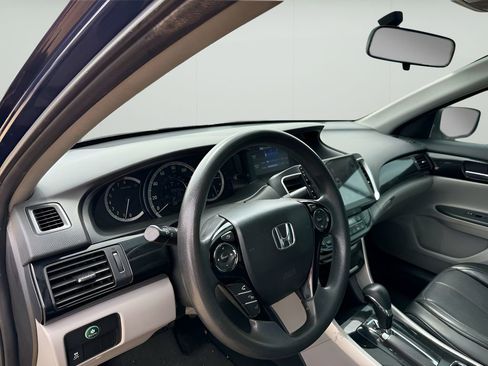 Used 2016 Honda Accord LX image 6