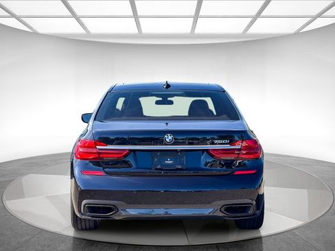 Used 2019 BMW 750i w/ Executive Package RWD image 3