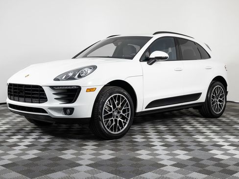 Used 2016 Porsche Macan S w/ Infotainment Package image 1