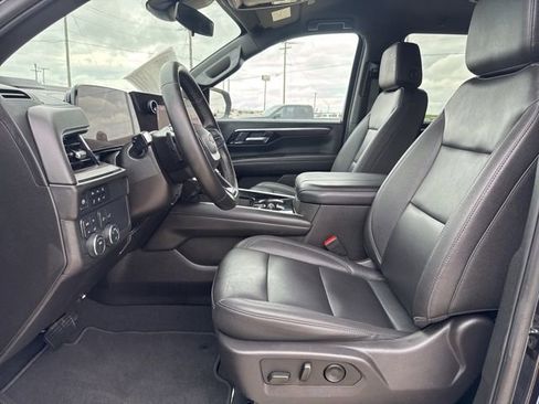Used 2025 Chevrolet Tahoe LT AWD/4WD image 2
