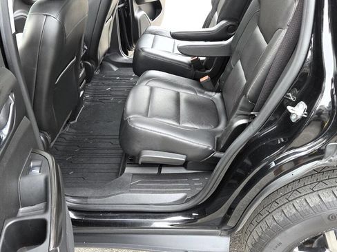 Used 2017 GMC Acadia SLT w/ LPO, Floor Liner Package AWD/4WD image 31