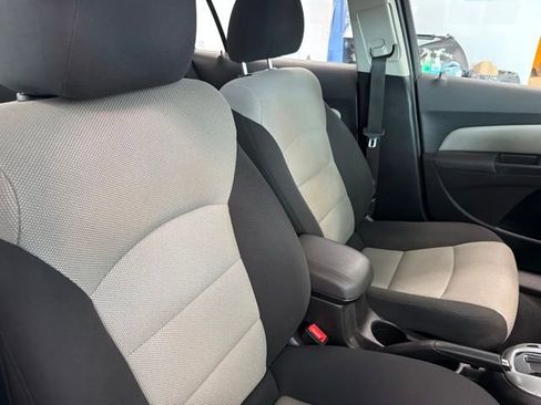Used 2016 Chevrolet Cruze LS FWD image 23