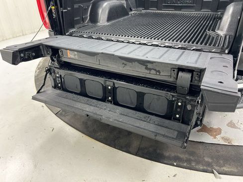 Used 2025 GMC Sierra 1500 SLT AWD/4WD image 28