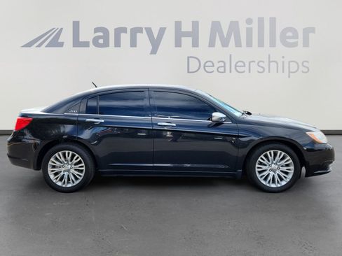 Used 2011 Chrysler 200 Limited image 6