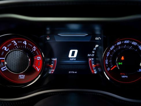 Used 2019 Dodge Challenger SRT Hellcat w/ Widebody Package RWD image 32