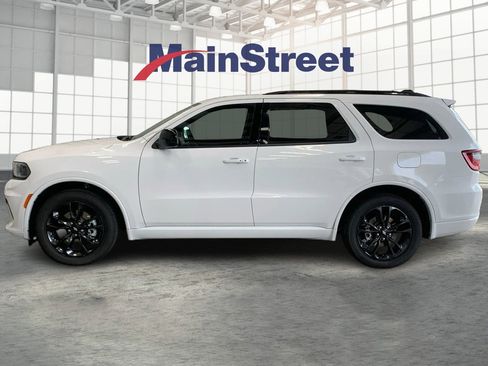 Used 2025 Dodge Durango GT w/ Blacktop Package image 2