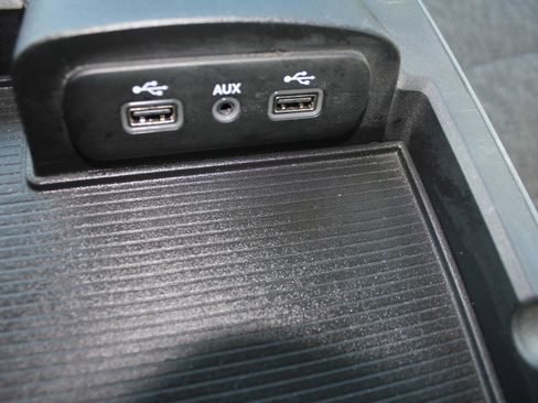 Used 2018 RAM 1500 Classic SLT image 26