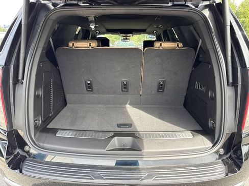 Used 2024 Chevrolet Tahoe Premier w/ Advanced Technology Package RWD image 42