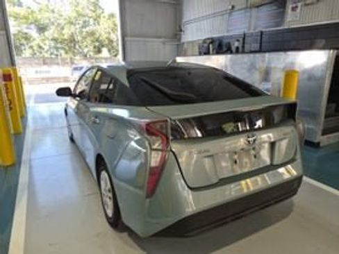 Used 2016 Toyota Prius Two FWD image 2