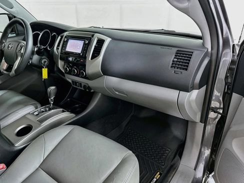 Used 2014 Toyota Tacoma PreRunner w/ SR5 Package RWD image 30