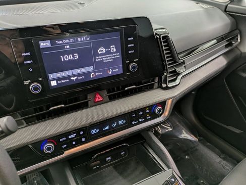 Certified 2024 Kia Sportage LX image 10