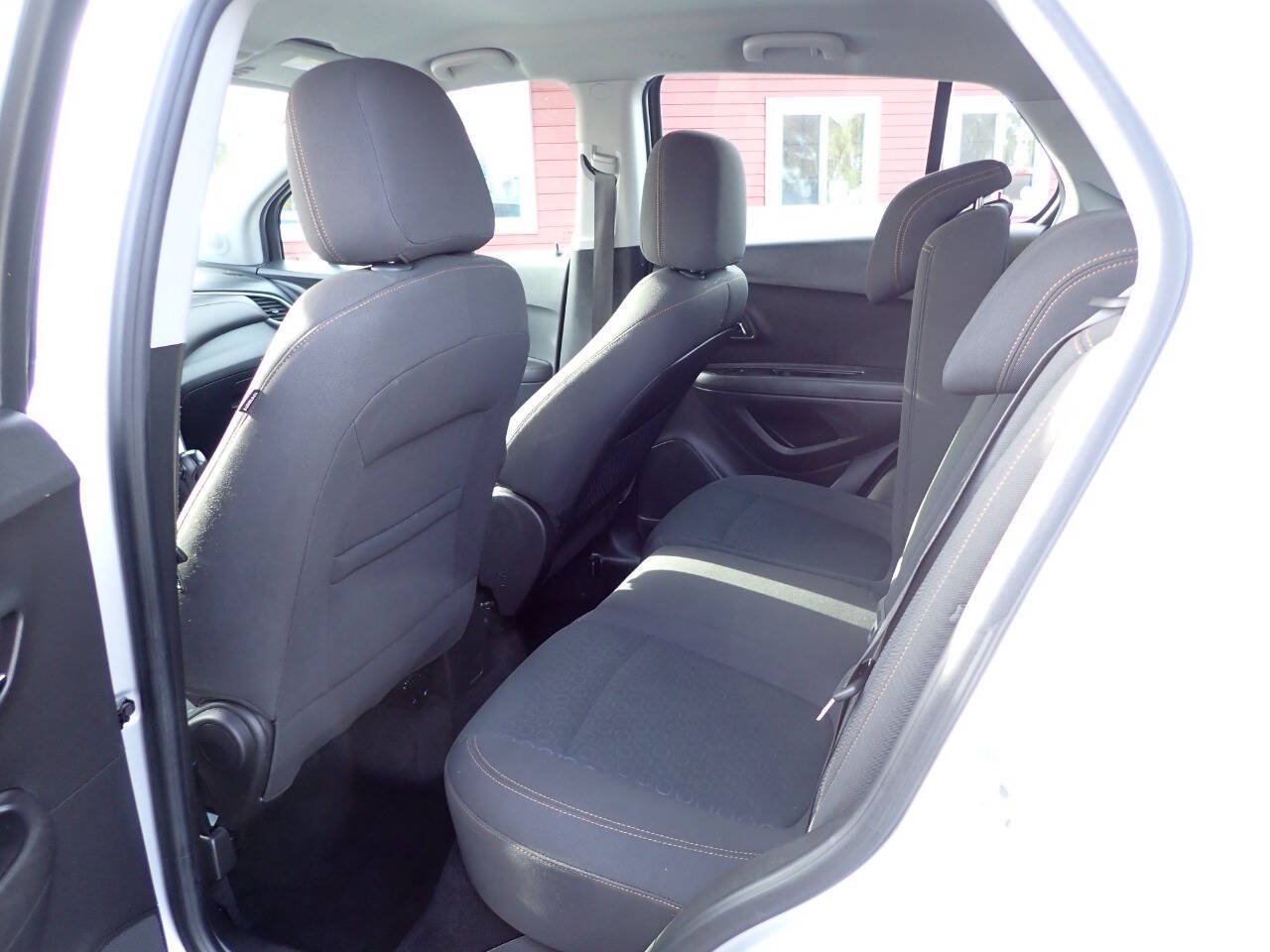 Used 2018 Chevrolet Trax LS FWD image 9