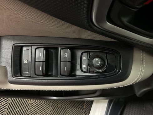 Used 2019 Subaru Forester AWD/4WD image 18