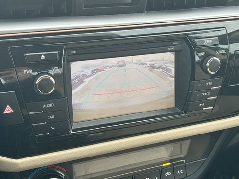 Used 2015 Toyota Corolla LE image 22