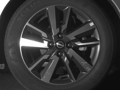 Used 2025 Nissan Versa SV FWD image 13