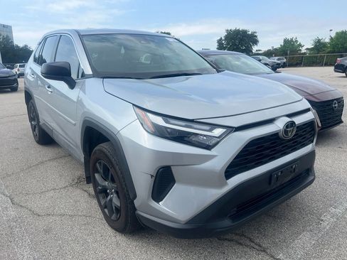 Used 2024 Toyota RAV4 LE AWD/4WD image 3