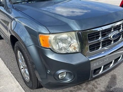 Used 2010 Ford Escape Limited FWD image 2