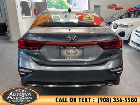 Used 2021 Kia Forte LXS FWD image 4
