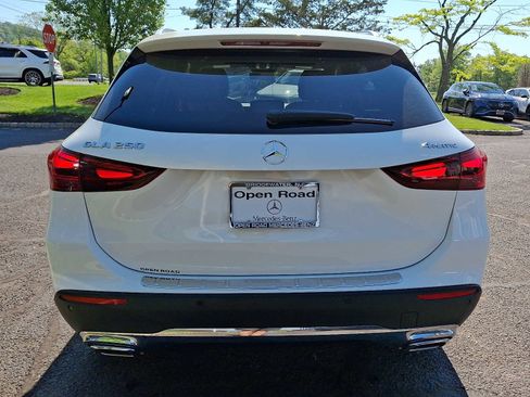 Used 2026 Mercedes-Benz GLA 250 4MATIC image 5