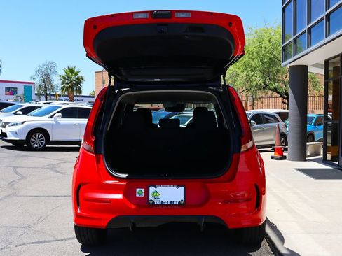 Used 2020 Kia Soul GT-Line FWD image 22