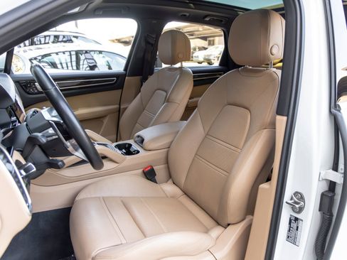 Certified 2021 Porsche Cayenne S AWD/4WD image 5