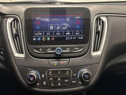 Used 2022 Chevrolet Malibu LT image 36