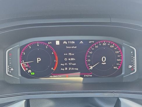 Used 2023 Volkswagen Taos SEL image 9