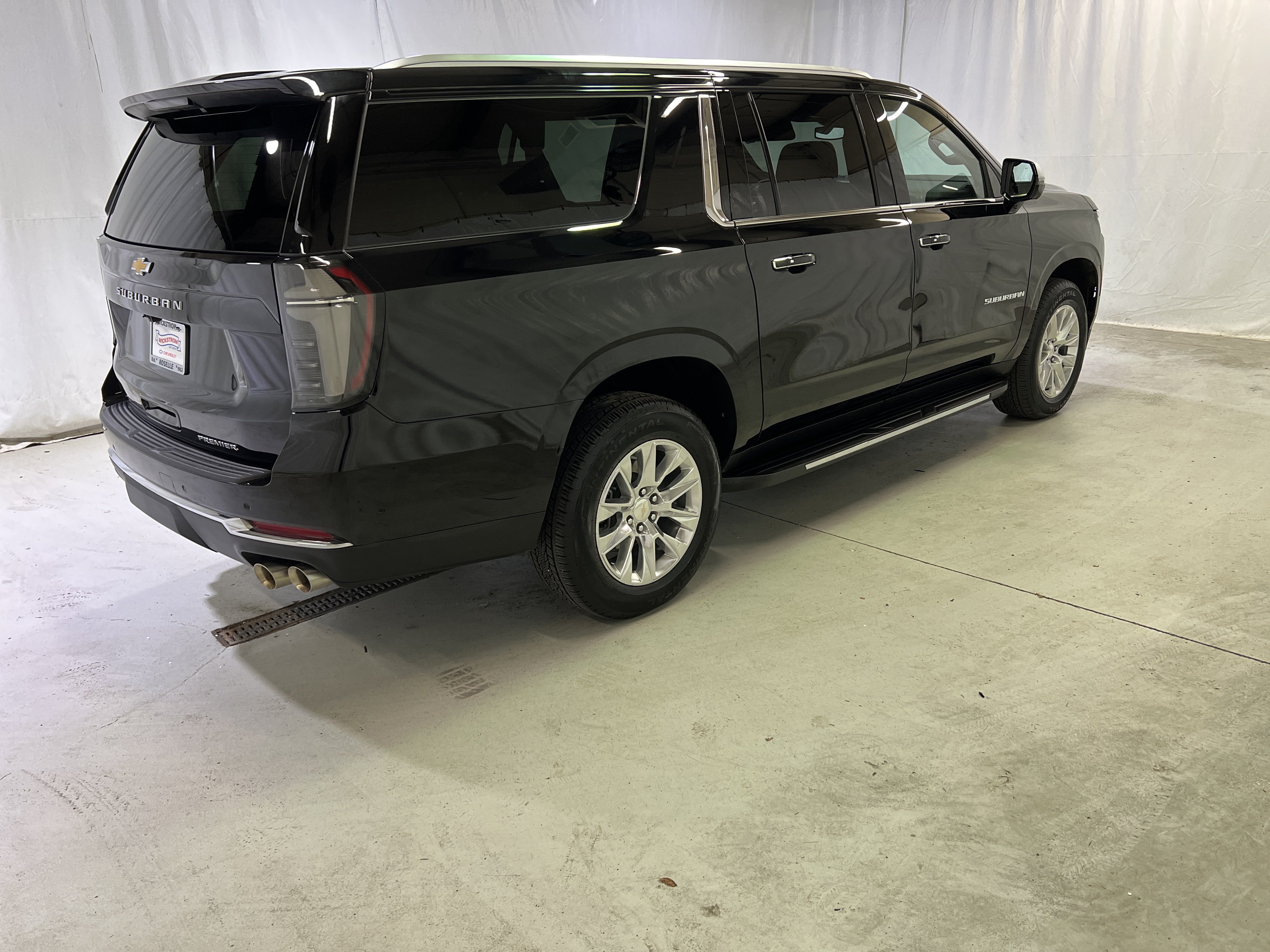 Certified 2025 Chevrolet Suburban Premier w/ Max Trailering Package AWD/4WD image 11