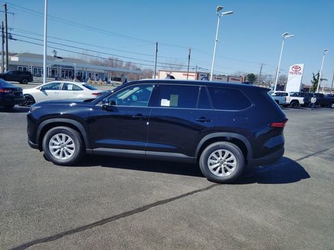 New 2026 Toyota Grand Highlander XLE image 4