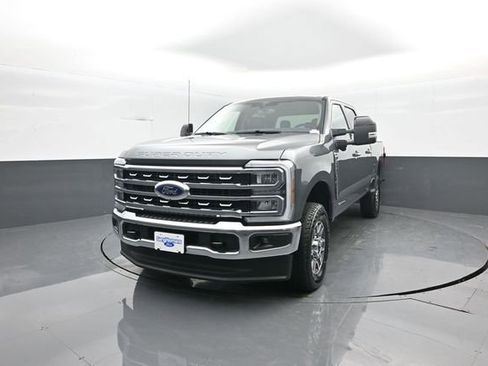 New 2026 Ford F250 Lariat w/ FX4 Off-Road Package image 3