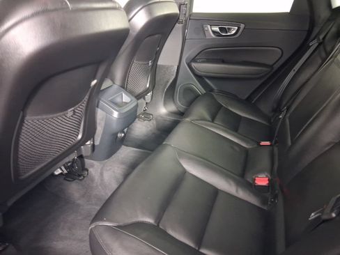 Used 2018 Volvo XC60 T6 Momentum w/ Advanced Package AWD/4WD image 18