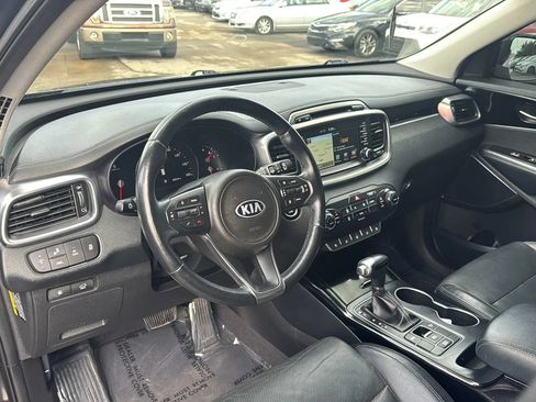 Used 2017 Kia Sorento SX FWD image 2
