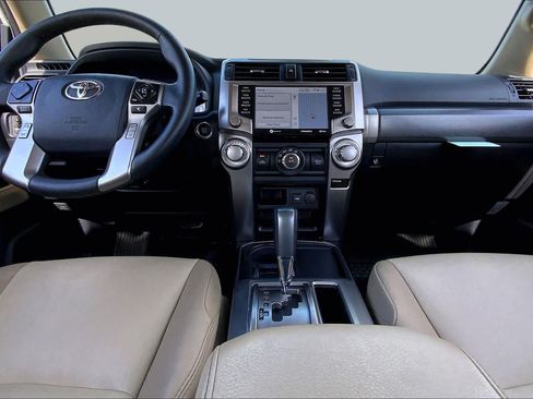 Used 2022 Toyota 4Runner SR5 Premium w/ Moonroof Package RWD image 15