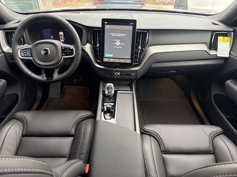 New 2026 Volvo XC60 B5 Ultra w/ Climate Package image 16