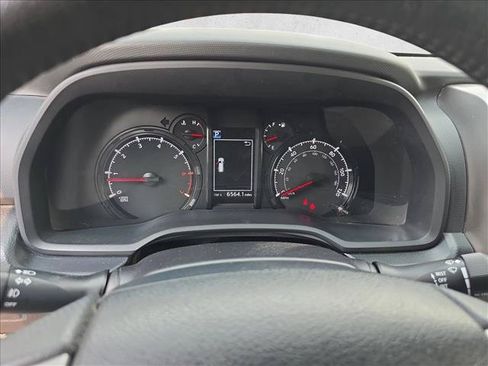Used 2020 Toyota 4Runner SR5 AWD/4WD image 20