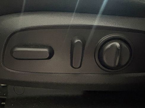 Used 2020 Chevrolet Blazer LT image 21