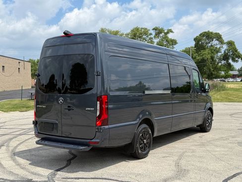 Used 2024 Mercedes-Benz Sprinter 2500 image 7