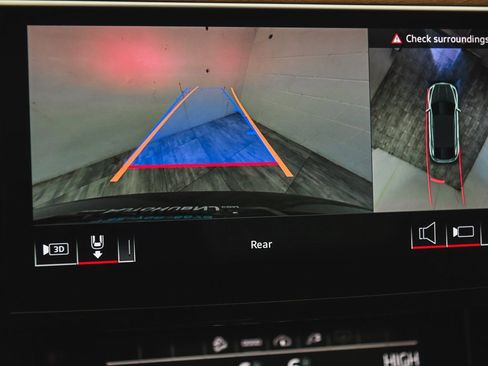 Used 2024 Audi Q8 e-tron Premium Plus w/ Premium Plus Package image 17