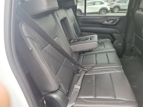 Used 2023 Chevrolet Suburban LT image 18