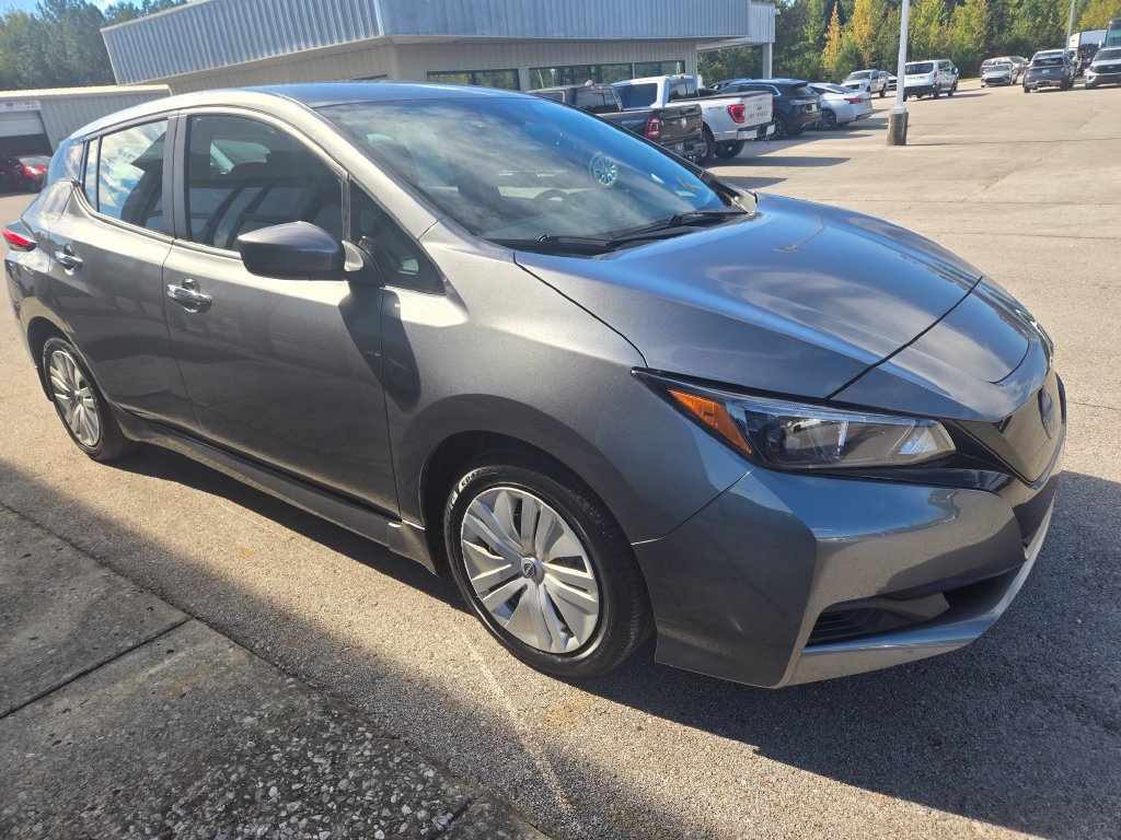 Used 2023 Nissan Leaf S FWD image 2