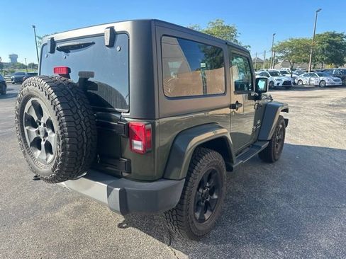Used 2015 Jeep Wrangler Sahara w/ Connectivity Group AWD/4WD image 3