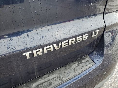 Used 2015 Chevrolet Traverse LT w/ Style and Technology Package image 30