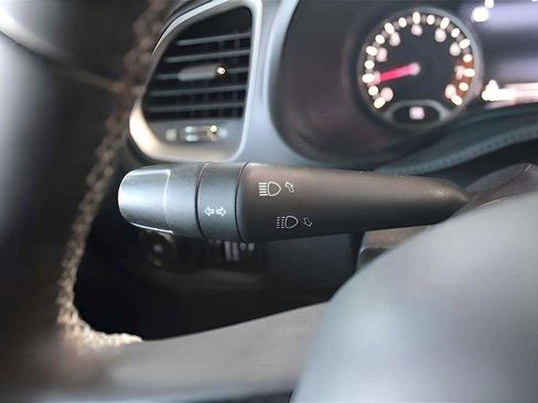 Used 2021 Jeep Renegade Latitude w/ Sun & Sound Group image 17