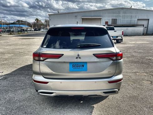 Used 2024 Mitsubishi Outlander SE image 31