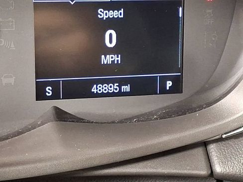 Used 2019 Chevrolet Trax LT w/ LT Convenience Package FWD image 19