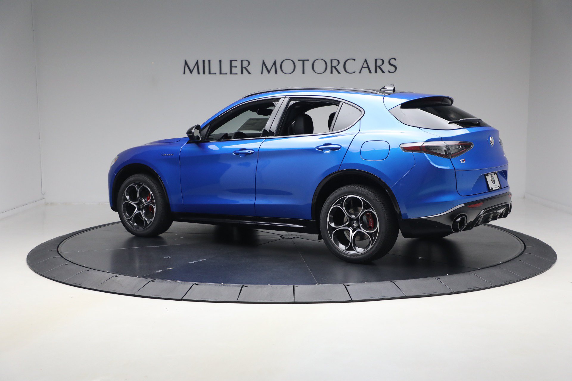 New 2026 Alfa Romeo Stelvio Sprint AWD/4WD image 4
