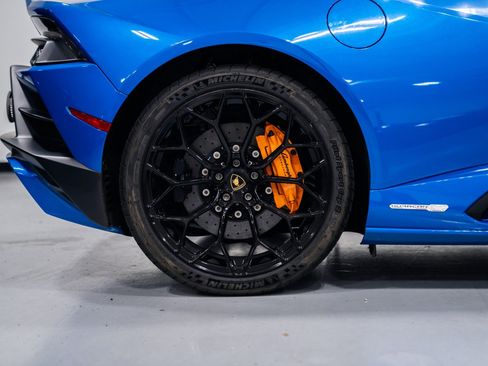 Used 2021 Lamborghini Huracan EVO RWD image 33