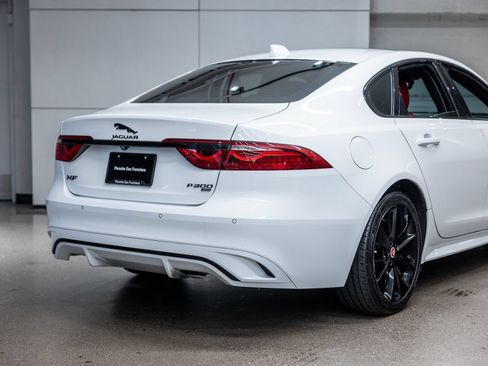 Used 2022 Jaguar XF R-Dynamic SE AWD/4WD image 22