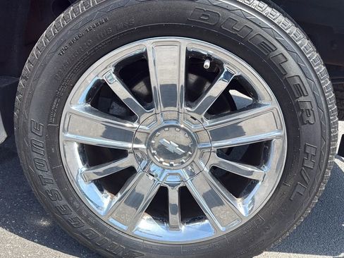 Used 2015 Chevrolet Silverado 1500 High Country w/ High Country Premium Package AWD/4WD image 10